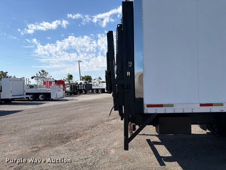 image for item FB5074 2014 Peterbilt 337 refrigerated truck