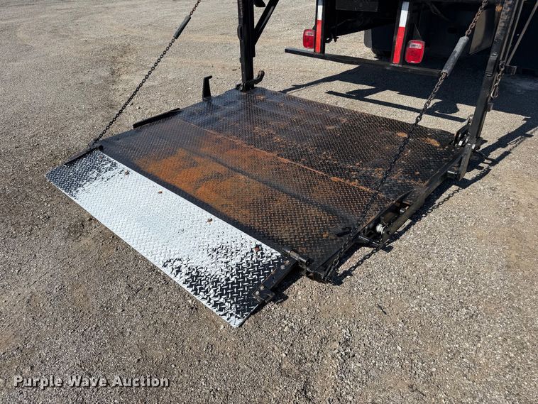 image for item FB5074 2014 Peterbilt 337 refrigerated truck