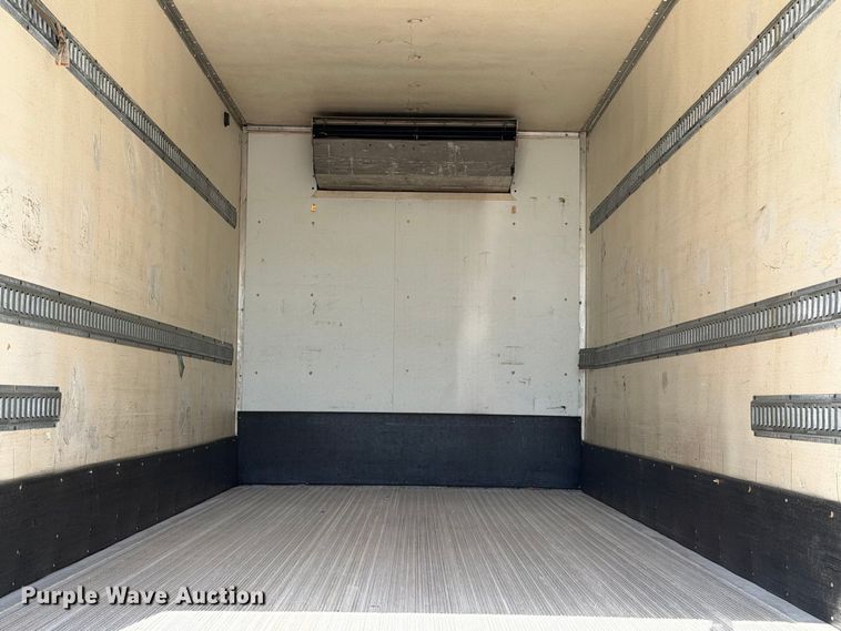 image for item FB5074 2014 Peterbilt 337 refrigerated truck