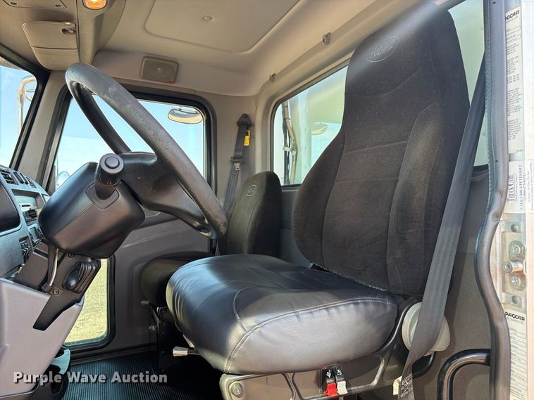 image for item FB5074 2014 Peterbilt 337 refrigerated truck
