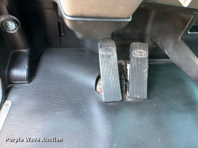 image for item FB5074 2014 Peterbilt 337 refrigerated truck