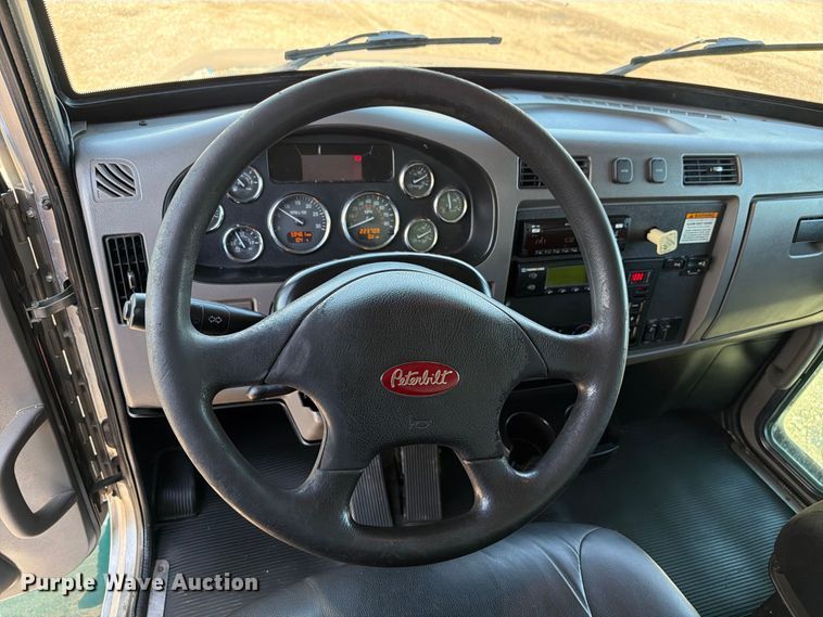 image for item FB5074 2014 Peterbilt 337 refrigerated truck