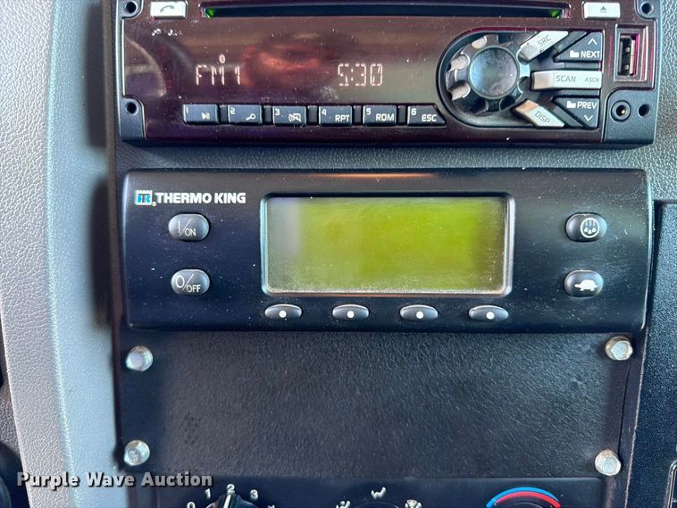 image for item FB5074 2014 Peterbilt 337 refrigerated truck