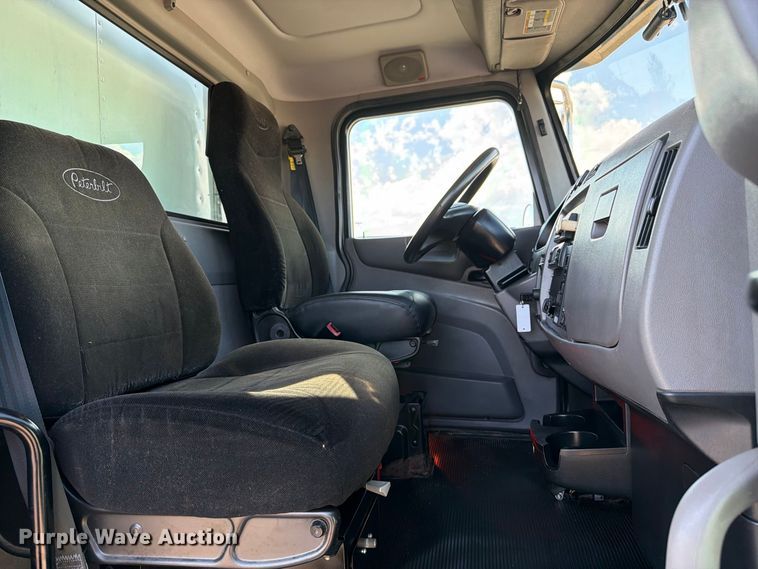 image for item FB5074 2014 Peterbilt 337 refrigerated truck