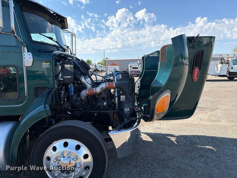 image for item FB5074 2014 Peterbilt 337 refrigerated truck