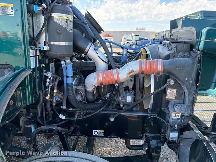 image for item FB5074 2014 Peterbilt 337 refrigerated truck