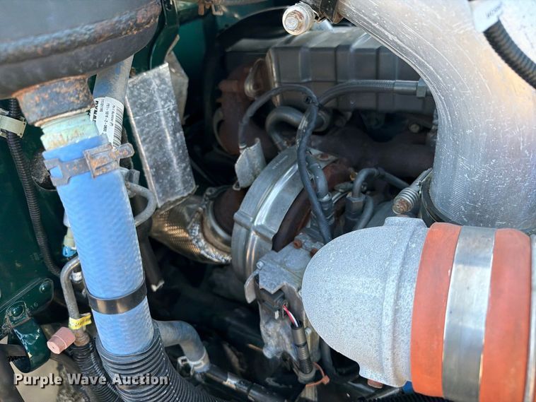 image for item FB5074 2014 Peterbilt 337 refrigerated truck