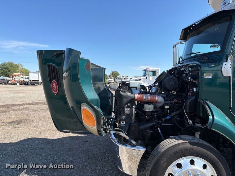 image for item FB5074 2014 Peterbilt 337 refrigerated truck
