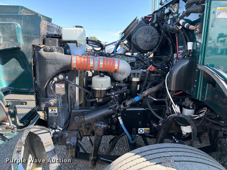 image for item FB5074 2014 Peterbilt 337 refrigerated truck