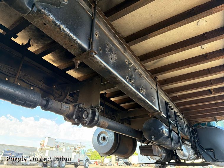 image for item FB5074 2014 Peterbilt 337 refrigerated truck