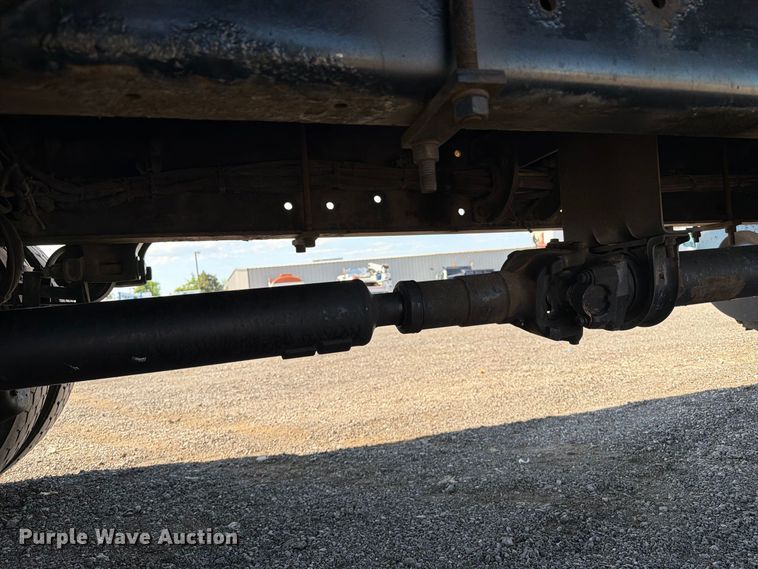 image for item FB5074 2014 Peterbilt 337 refrigerated truck