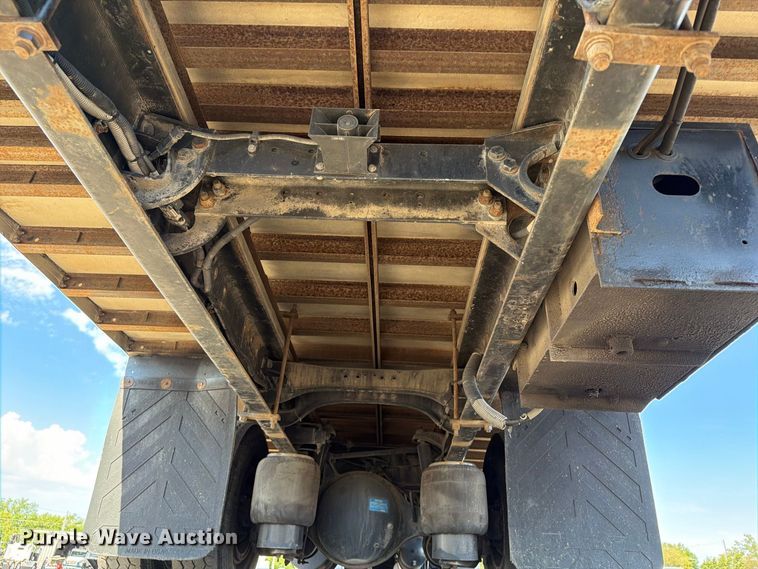 image for item FB5074 2014 Peterbilt 337 refrigerated truck
