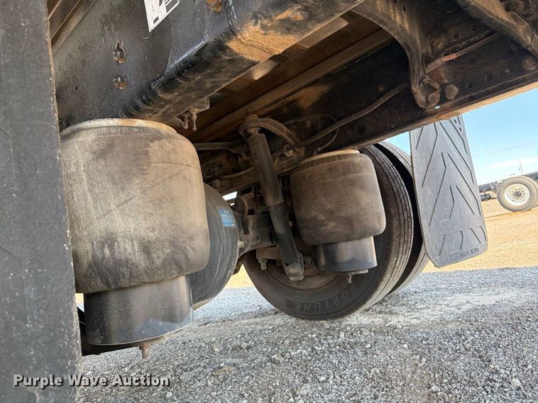 image for item FB5074 2014 Peterbilt 337 refrigerated truck