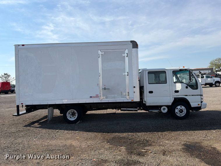 image for item FB5091 2007 Isuzu NPR HD Crew Cab box truck