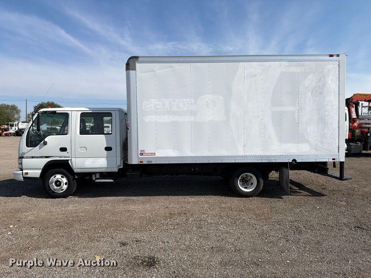 image for item FB5091 2007 Isuzu NPR HD Crew Cab box truck