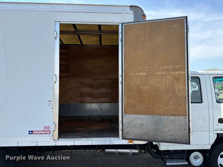 image for item FB5091 2007 Isuzu NPR HD Crew Cab box truck