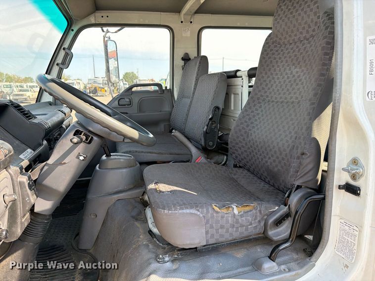 image for item FB5091 2007 Isuzu NPR HD Crew Cab box truck