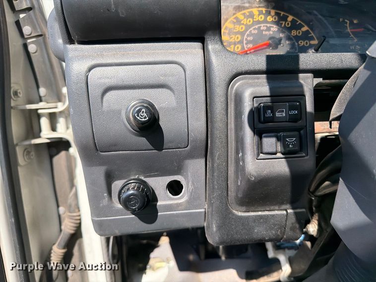 image for item FB5091 2007 Isuzu NPR HD Crew Cab box truck