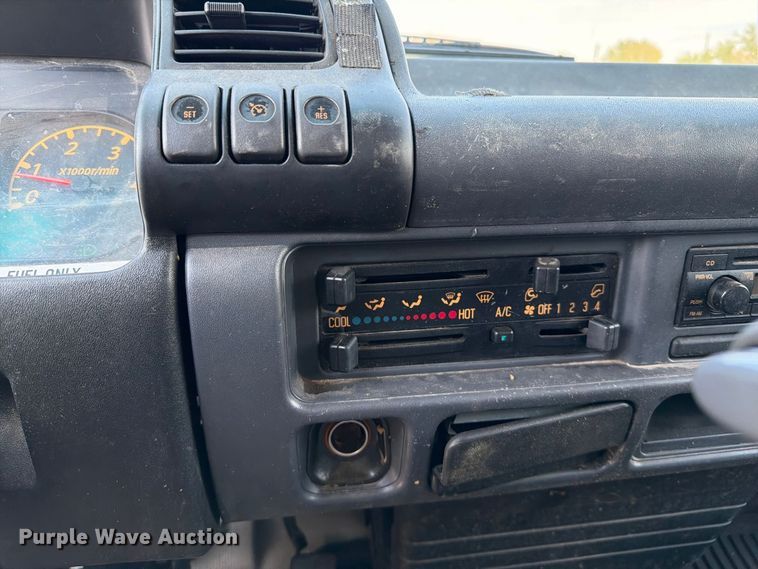 image for item FB5091 2007 Isuzu NPR HD Crew Cab box truck