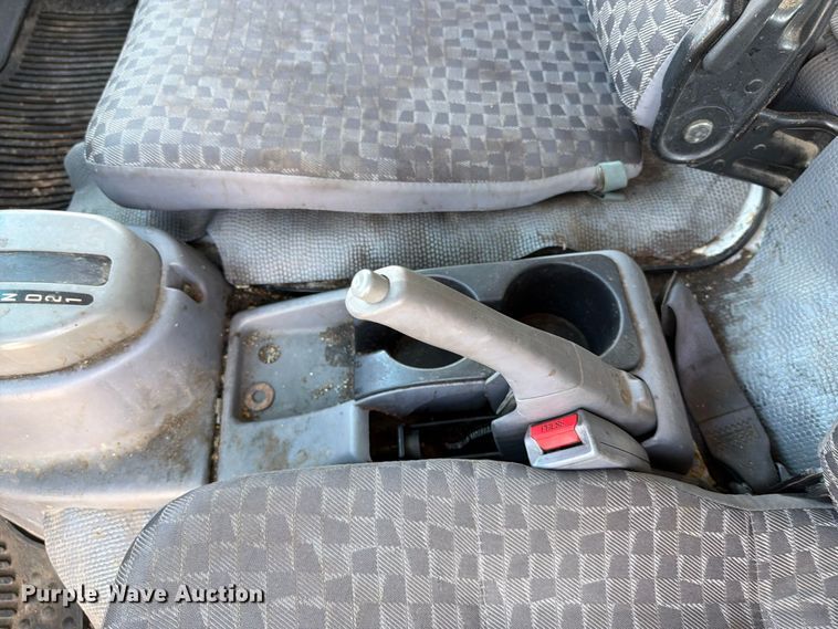 image for item FB5091 2007 Isuzu NPR HD Crew Cab box truck