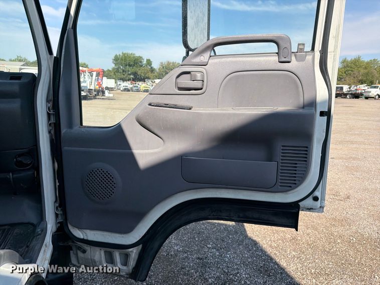 image for item FB5091 2007 Isuzu NPR HD Crew Cab box truck