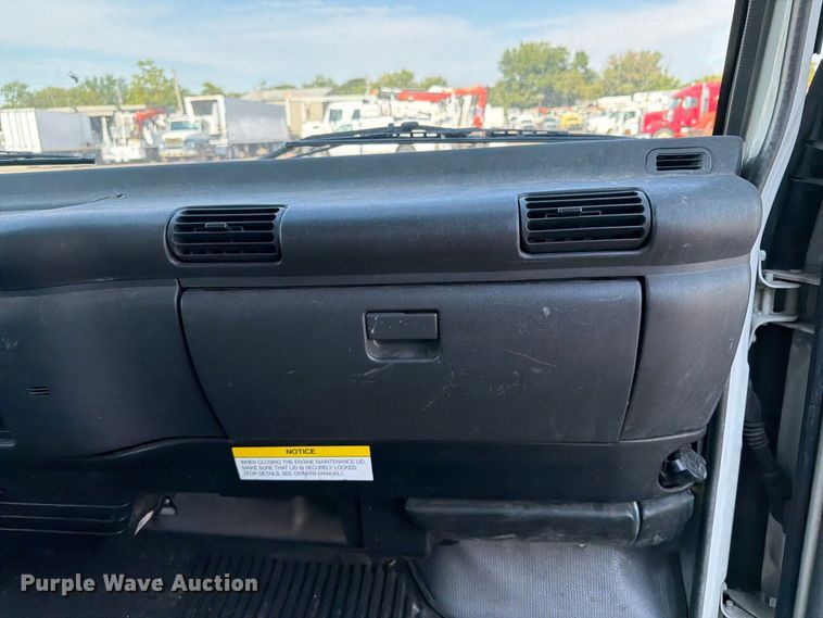 image for item FB5091 2007 Isuzu NPR HD Crew Cab box truck