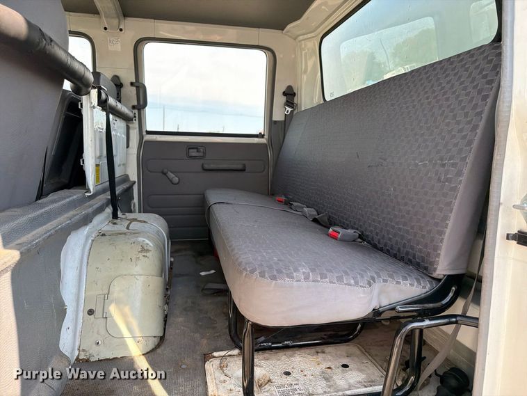 image for item FB5091 2007 Isuzu NPR HD Crew Cab box truck