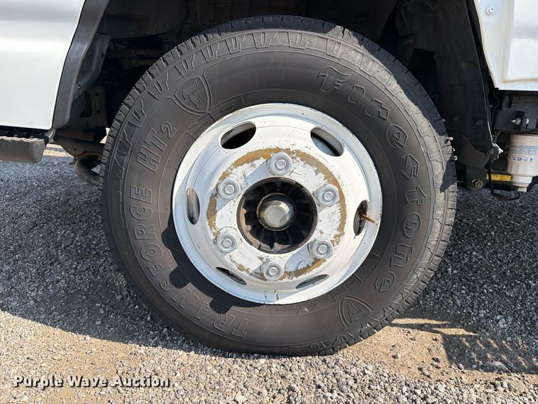 image for item FB5091 2007 Isuzu NPR HD Crew Cab box truck