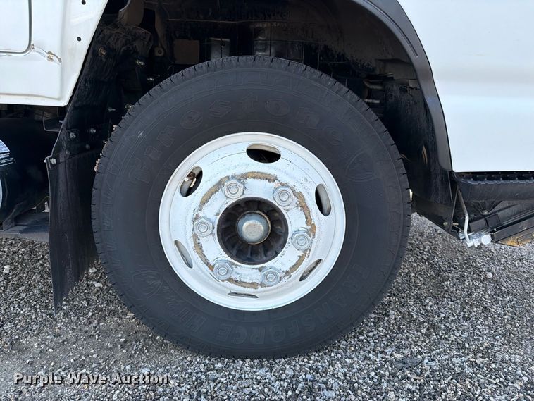 image for item FB5091 2007 Isuzu NPR HD Crew Cab box truck