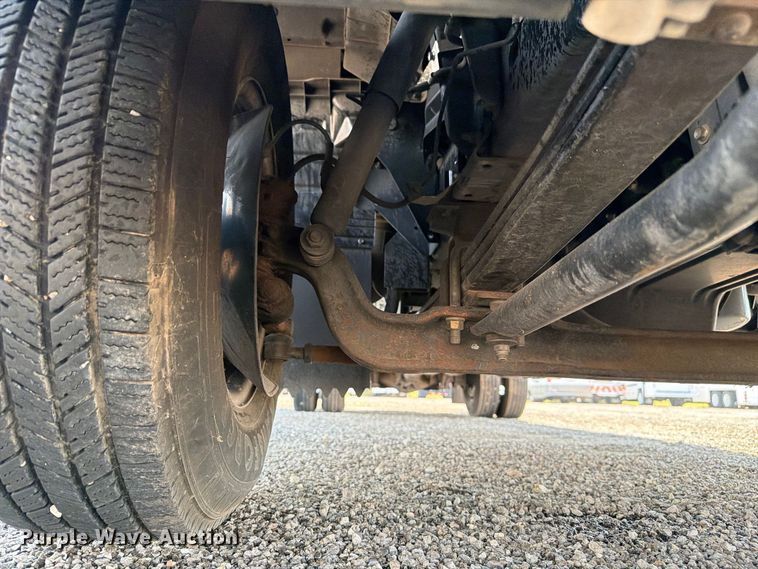 image for item FB5091 2007 Isuzu NPR HD Crew Cab box truck