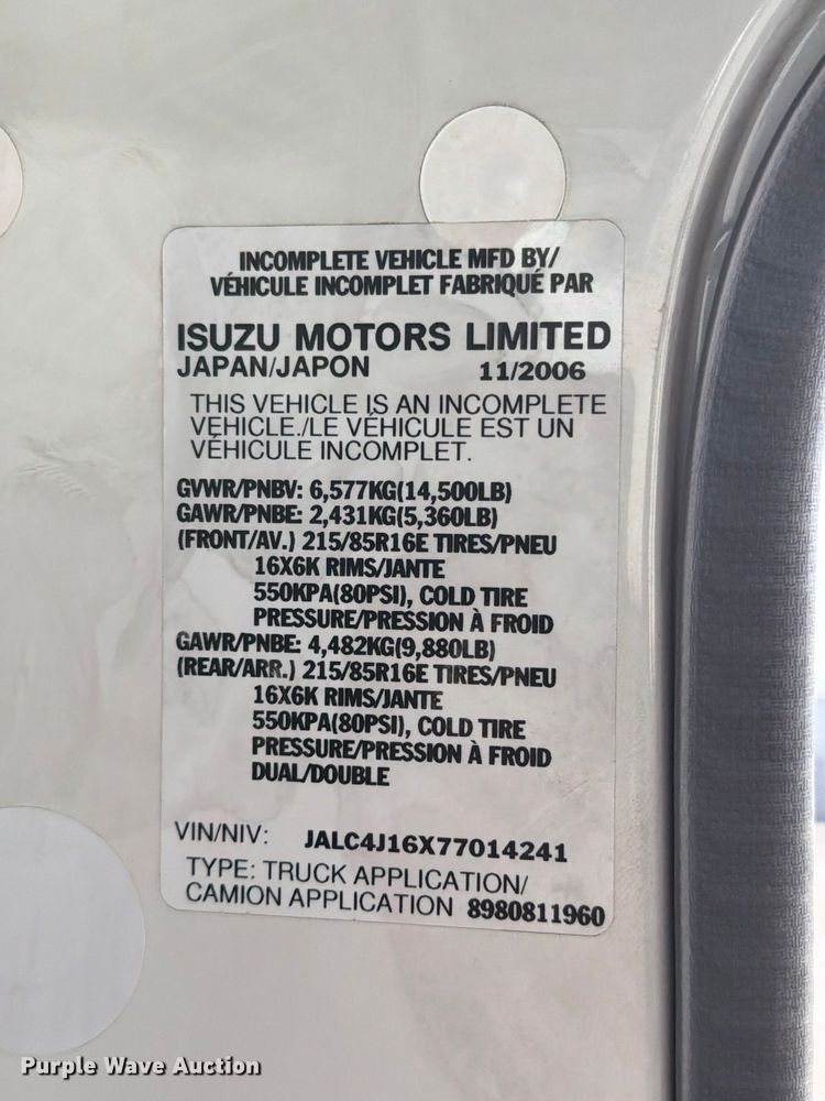 image for item FB5091 2007 Isuzu NPR HD Crew Cab box truck