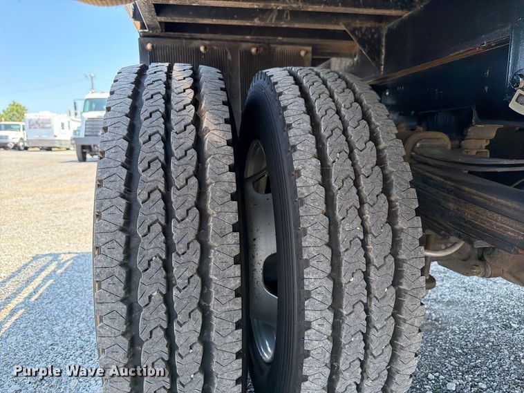 image for item FB5097 2012 Dodge Ram 4500 Heavy Duty flatbed truck