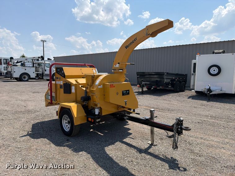 image for item FB5103 2022 Vermeer BC900XL wood chipper