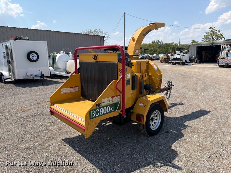 image for item FB5103 2022 Vermeer BC900XL wood chipper