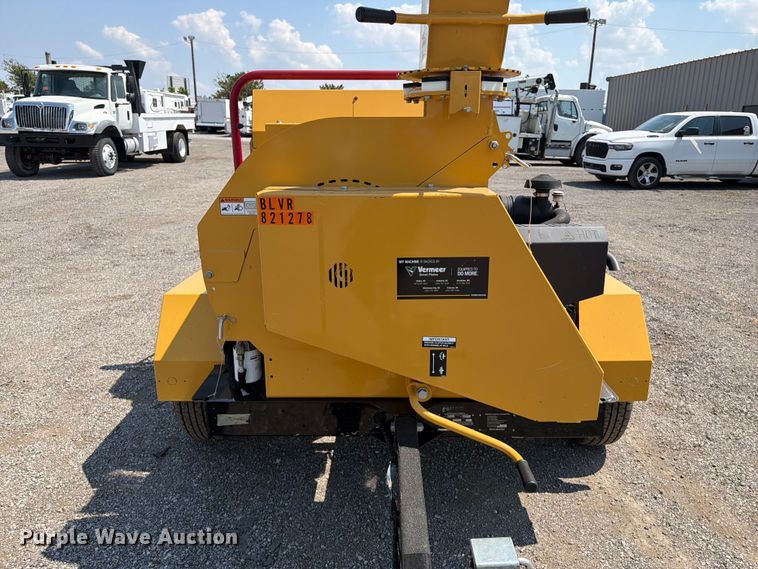 image for item FB5103 2022 Vermeer BC900XL wood chipper