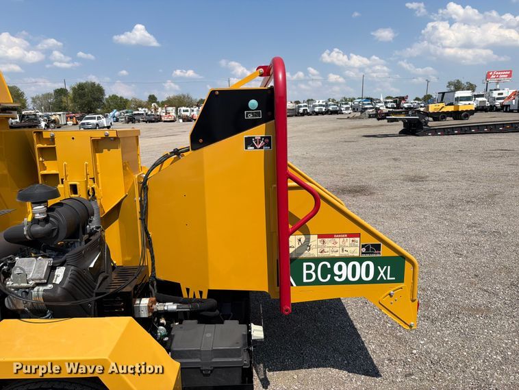 image for item FB5103 2022 Vermeer BC900XL wood chipper