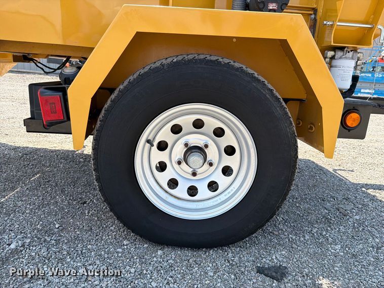 image for item FB5103 2022 Vermeer BC900XL wood chipper