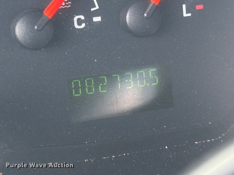 image for item FB5106 2004 Federal  Ford E450 shuttle bus
