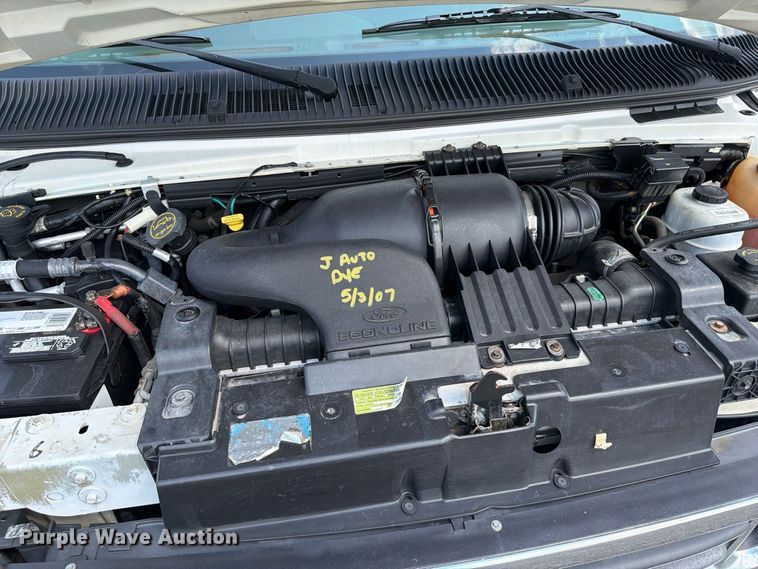 image for item FB5106 2004 Federal  Ford E450 shuttle bus