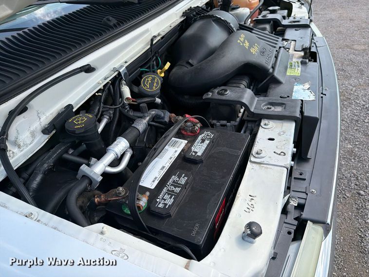 image for item FB5106 2004 Federal  Ford E450 shuttle bus