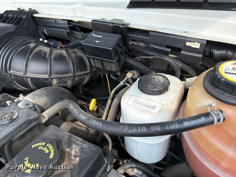 image for item FB5106 2004 Federal  Ford E450 shuttle bus