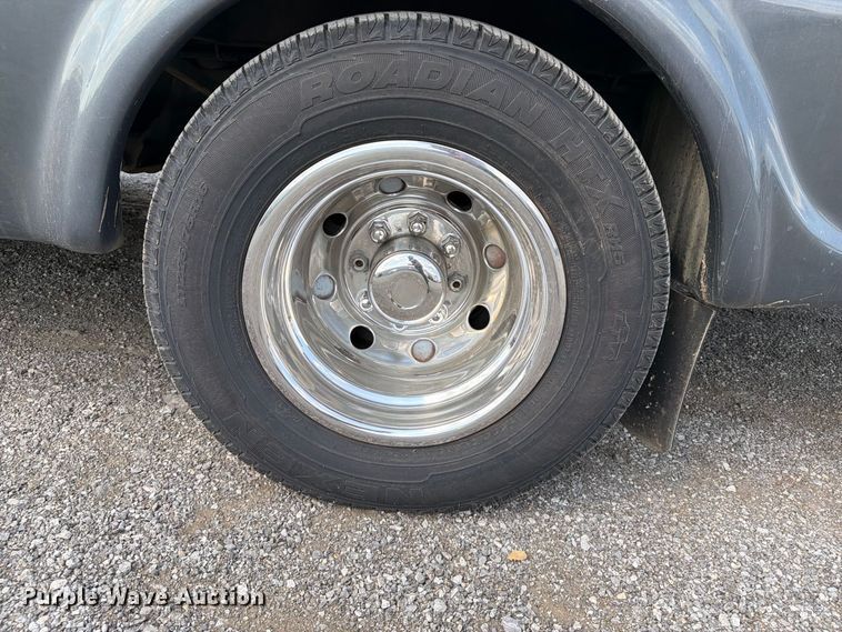 image for item FB5106 2004 Federal  Ford E450 shuttle bus