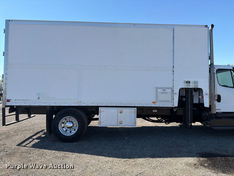 image for item FB5110 2012 Freightliner Business Class M2 box truck