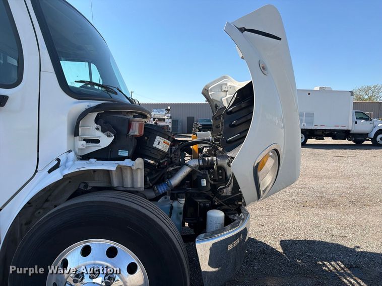 image for item FB5110 2012 Freightliner Business Class M2 box truck