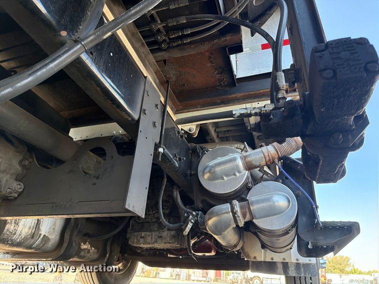 image for item FB5110 2012 Freightliner Business Class M2 box truck