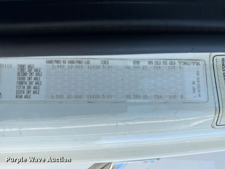 image for item FB5110 2012 Freightliner Business Class M2 box truck