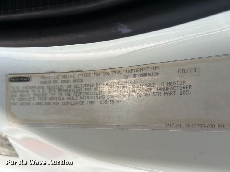 image for item FB5110 2012 Freightliner Business Class M2 box truck