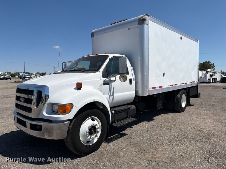 2012 Ford F650 Super Duty box truck