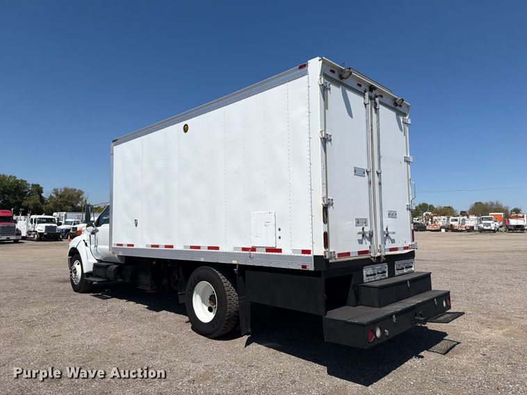 image for item FB5114 2012 Ford F650 Super Duty box truck