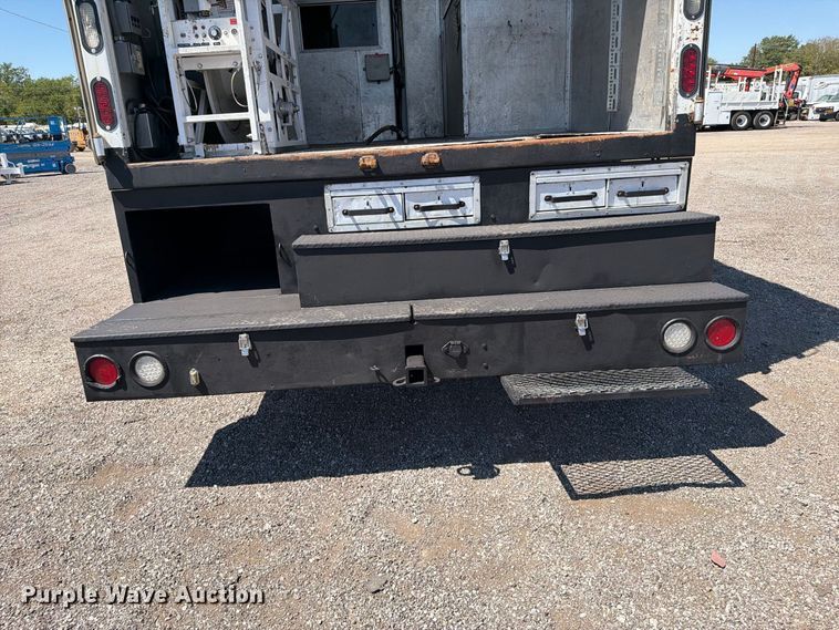 image for item FB5114 2012 Ford F650 Super Duty box truck